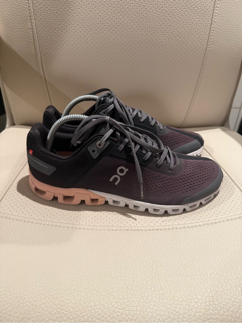 Size 9M / 10.5W - On Running Black and White Women's